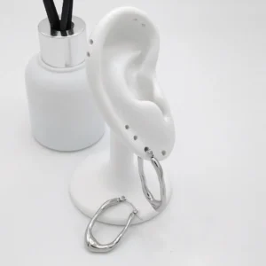 Arracada Irregular Lisa 33mm Plateado