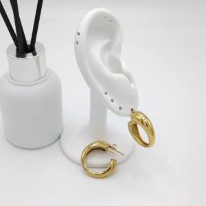 Arracada Tubular Asimetrica 25mm Dorado